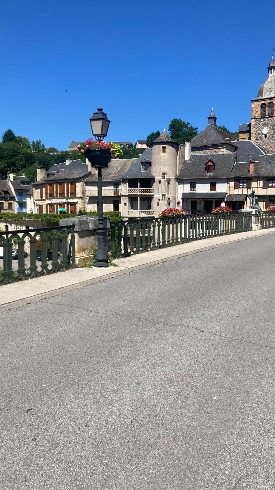 Saint-Geniez D'Olt - Residence Le Colombier Exteriör bild